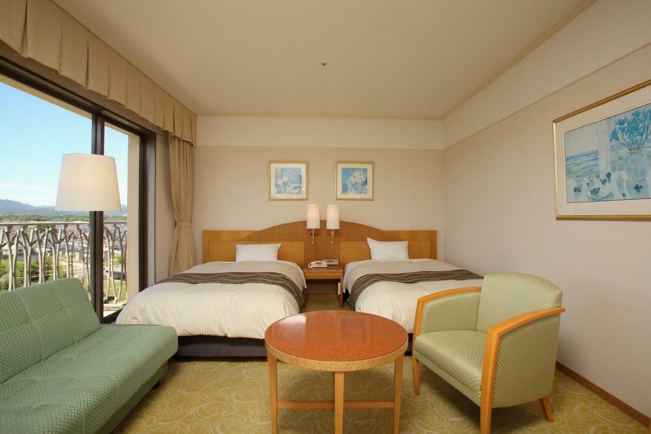 The Celecton Premier Kobe Sanda Hotel Exterior photo